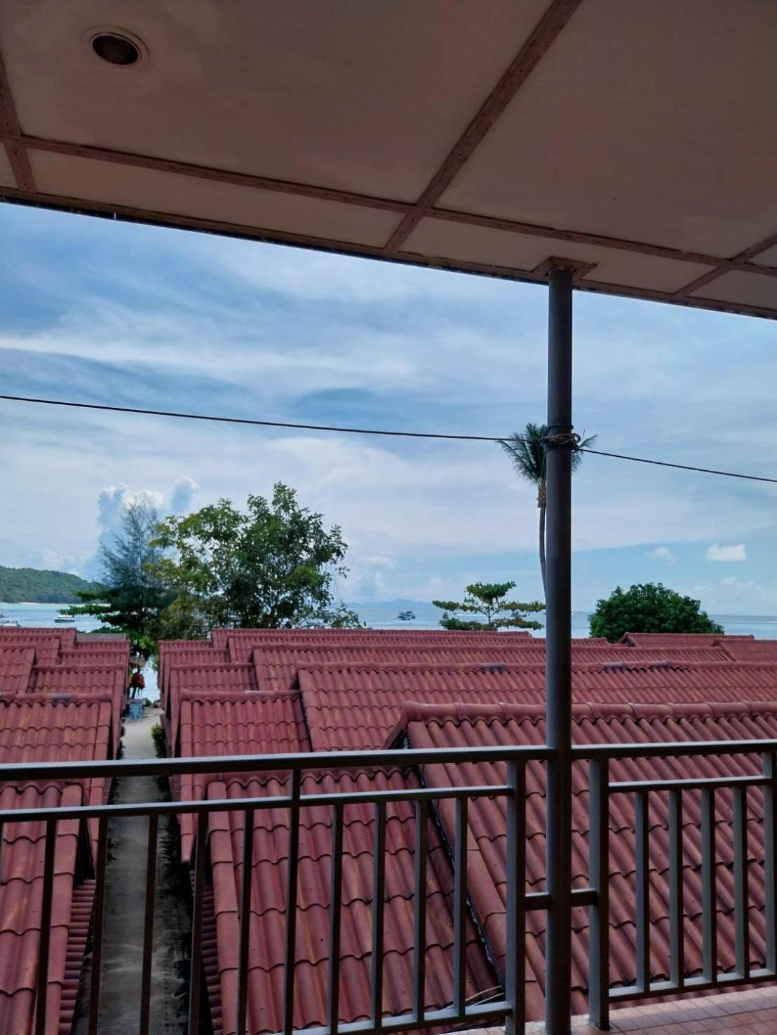 Phi Phi Sand Sea View Resort Buitenkant foto