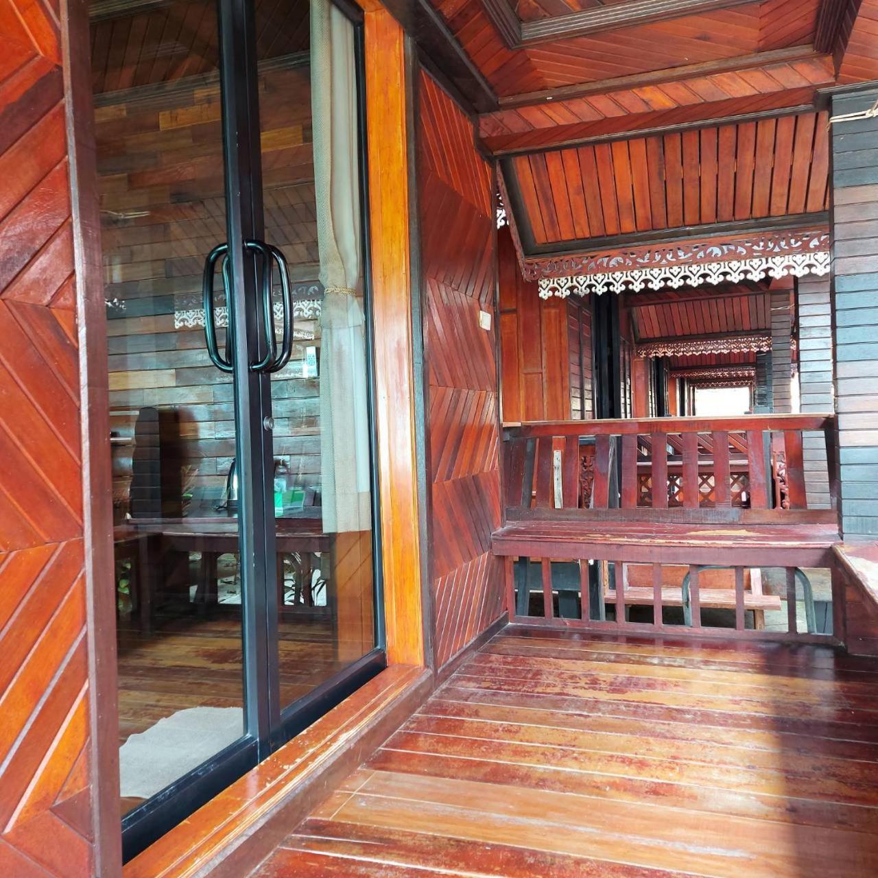 Phi Phi Sand Sea View Resort Buitenkant foto